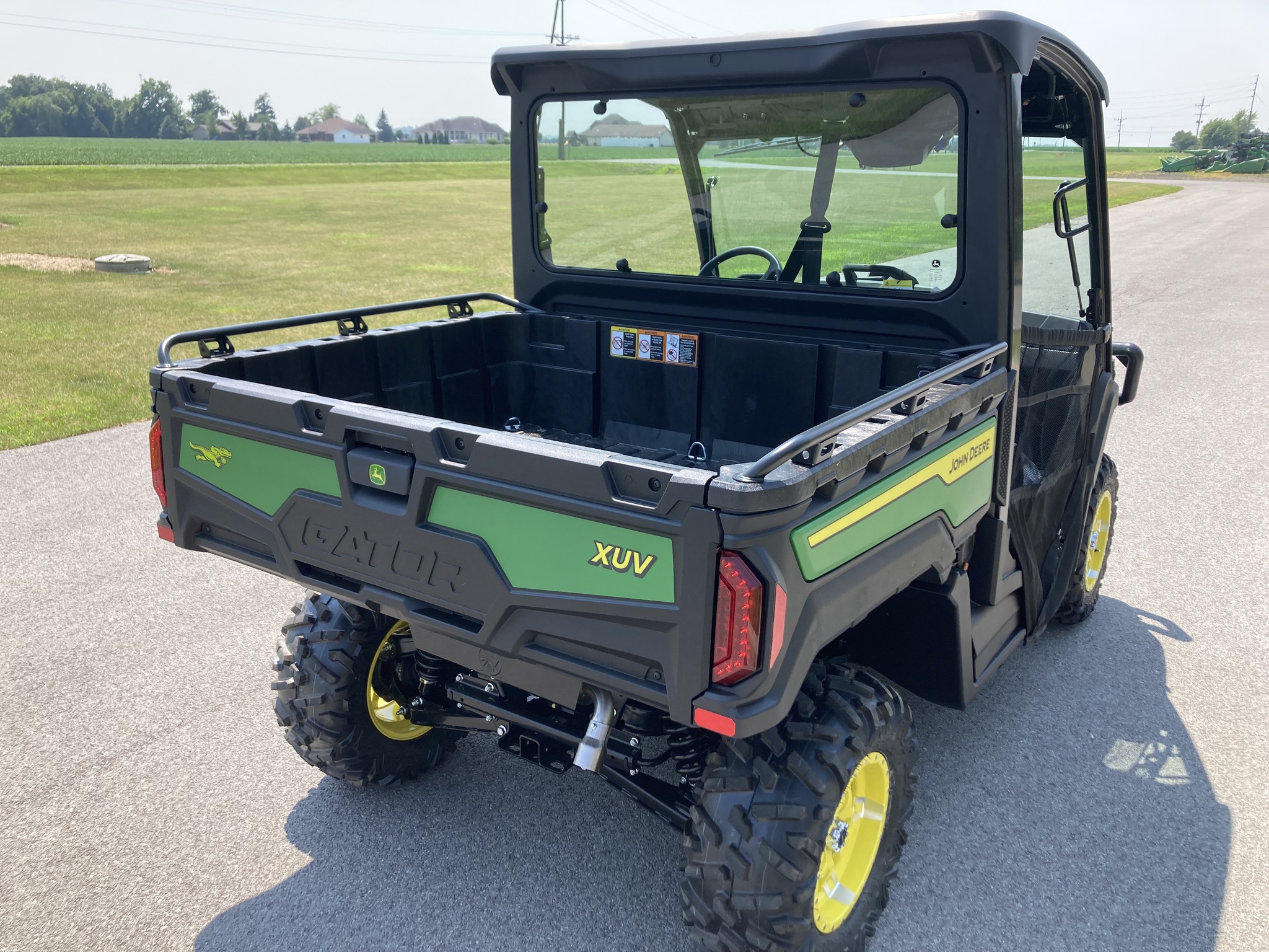 2025 John Deere 845M Image 5