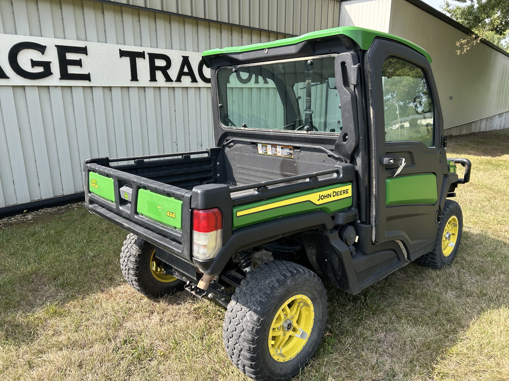  2022 John Deere XUV 835R at Heritage Tractor in Atchison, KS