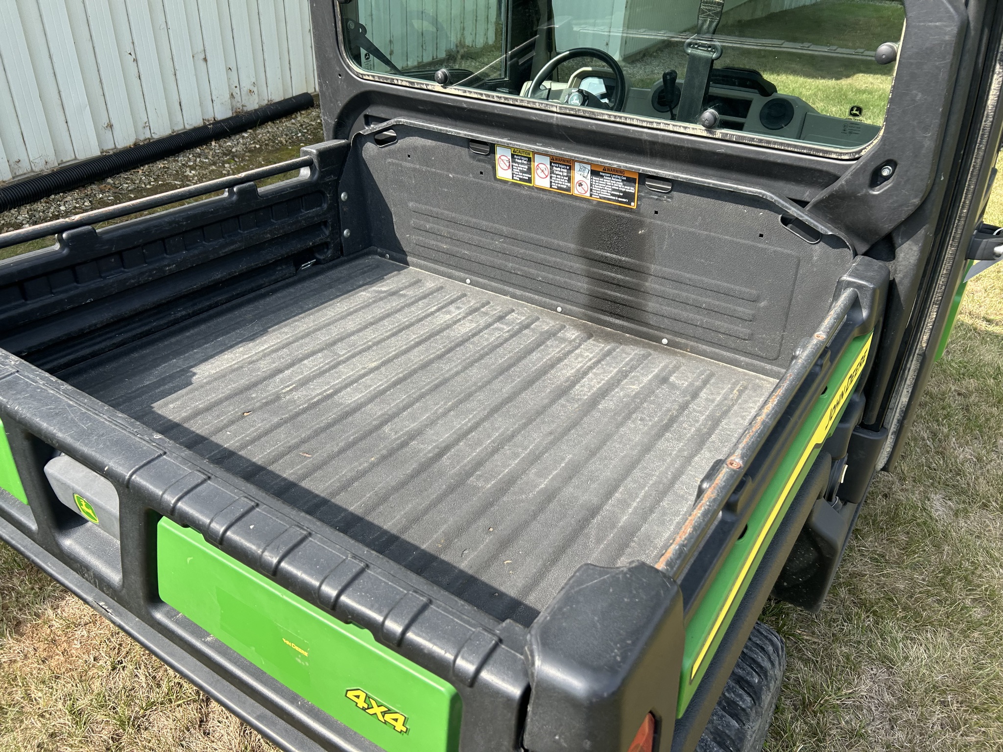  2022 John Deere XUV 835R at Heritage Tractor in Atchison, KS