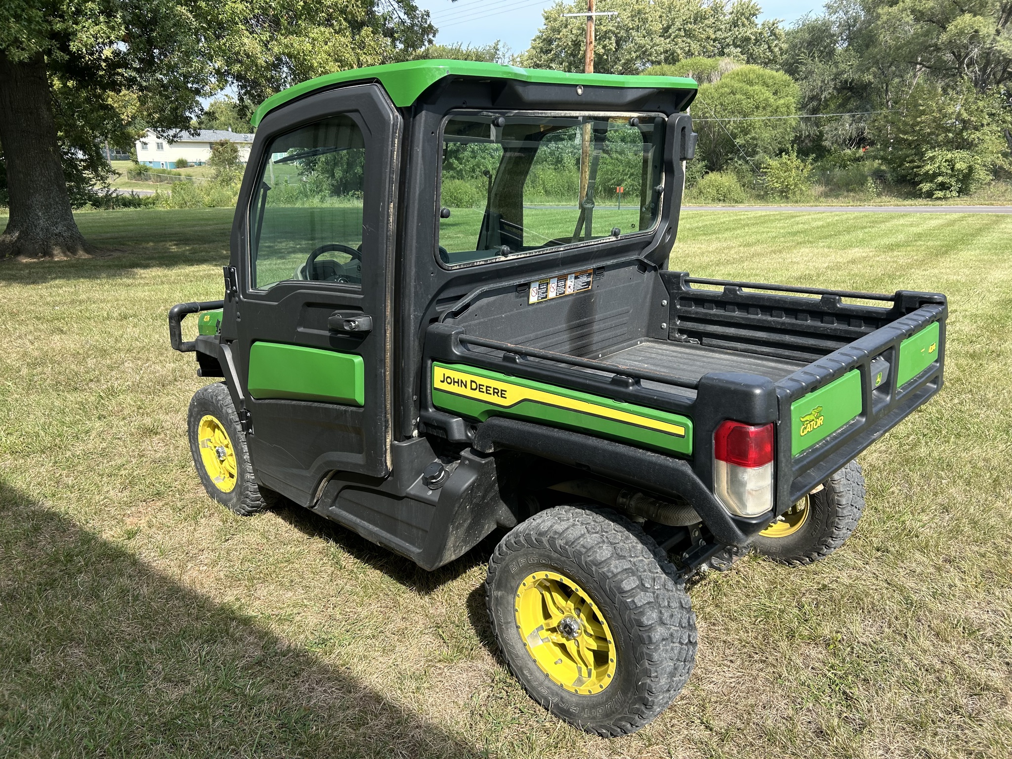  2022 John Deere XUV 835R at Heritage Tractor in Atchison, KS