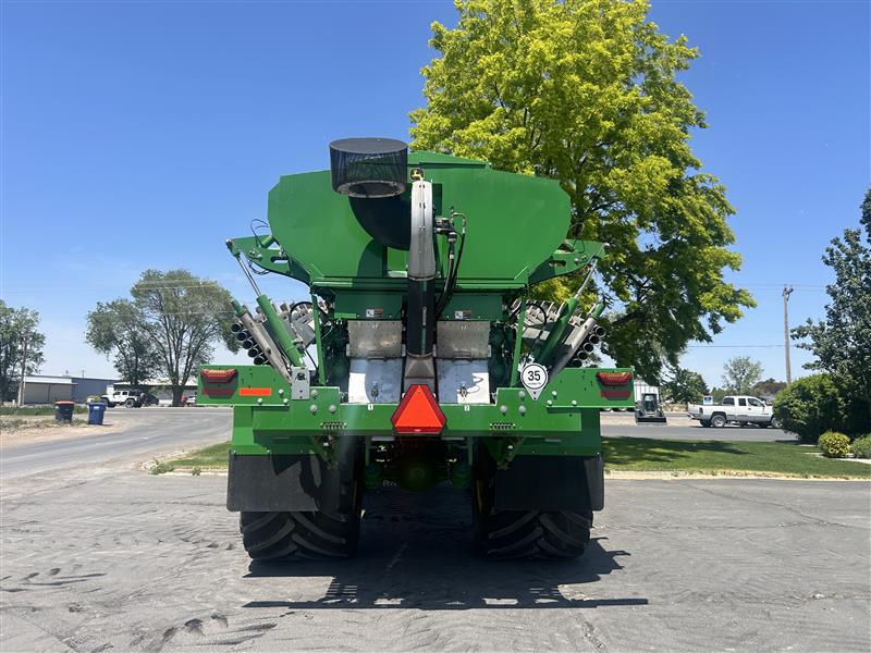 2024 John Deere 800R Image 4