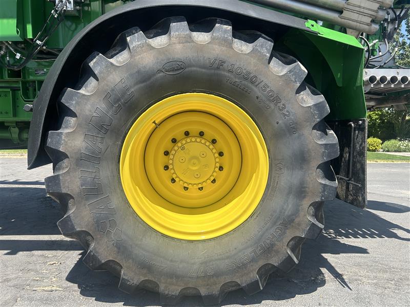 2024 John Deere 800R Image 11