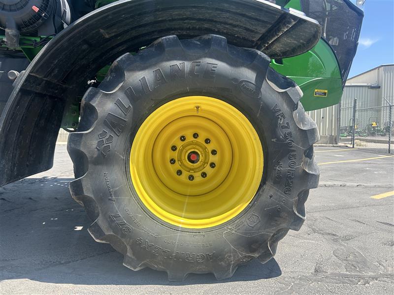 2024 John Deere 800R Image 13