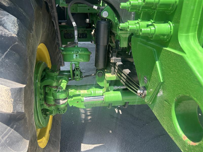2024 John Deere 800R Image 17