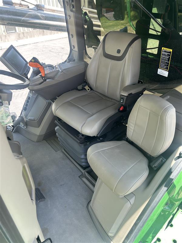 2024 John Deere 800R Image 20