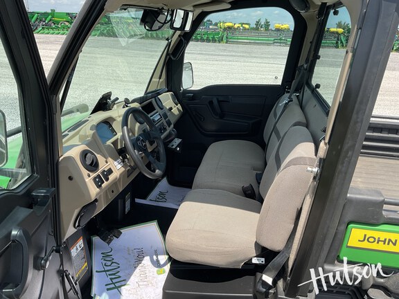Photo of 2022 John Deere XUV 835R