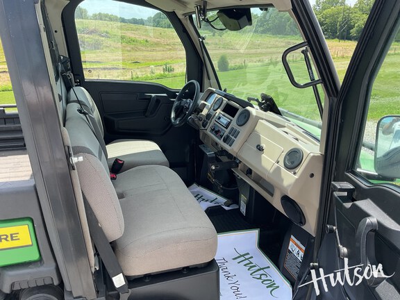 Photo of 2022 John Deere XUV 835R