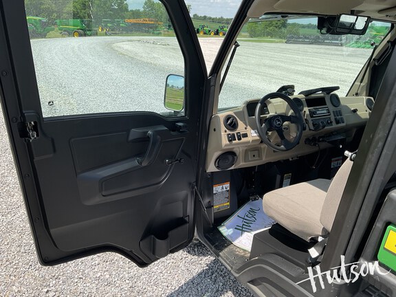 Photo of 2022 John Deere XUV 835R