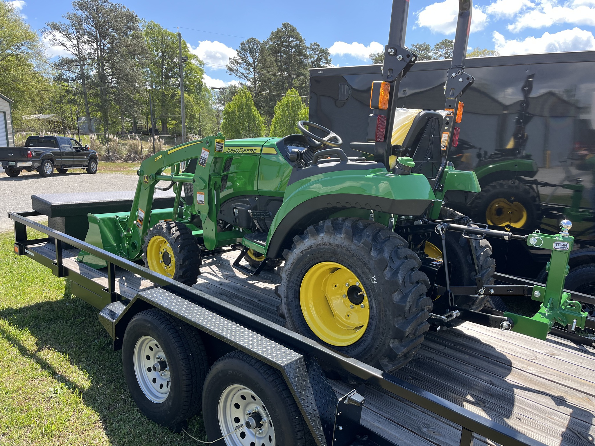 2024 John Deere 2038R Image 2