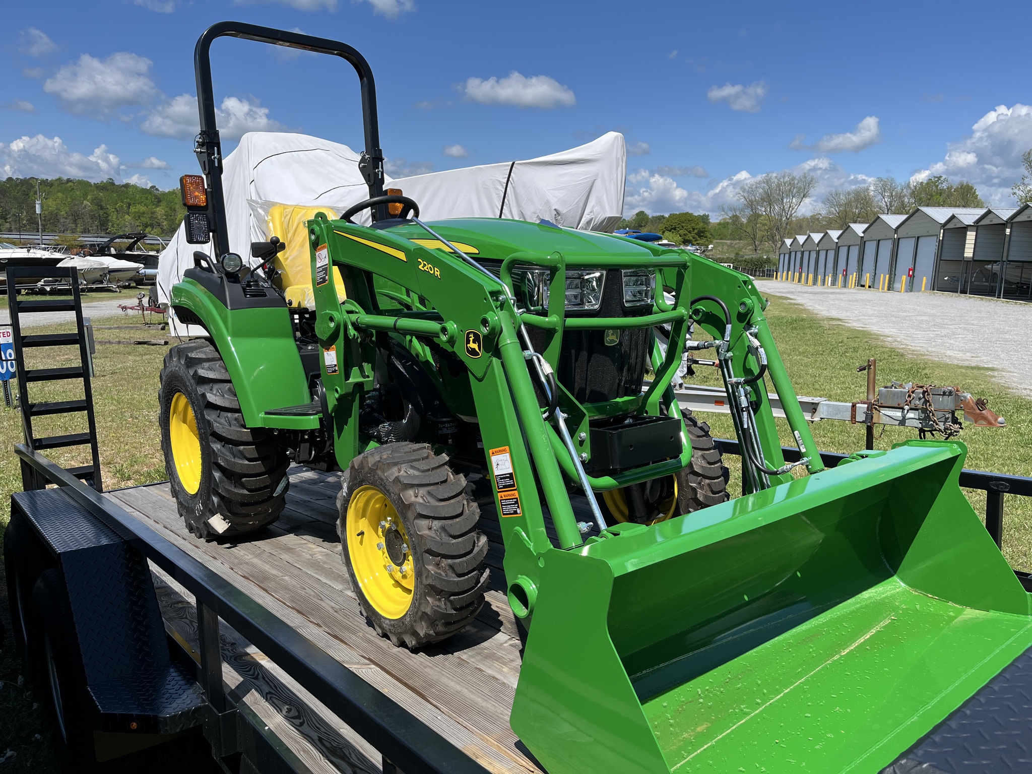 2024 John Deere 2038R Image 3