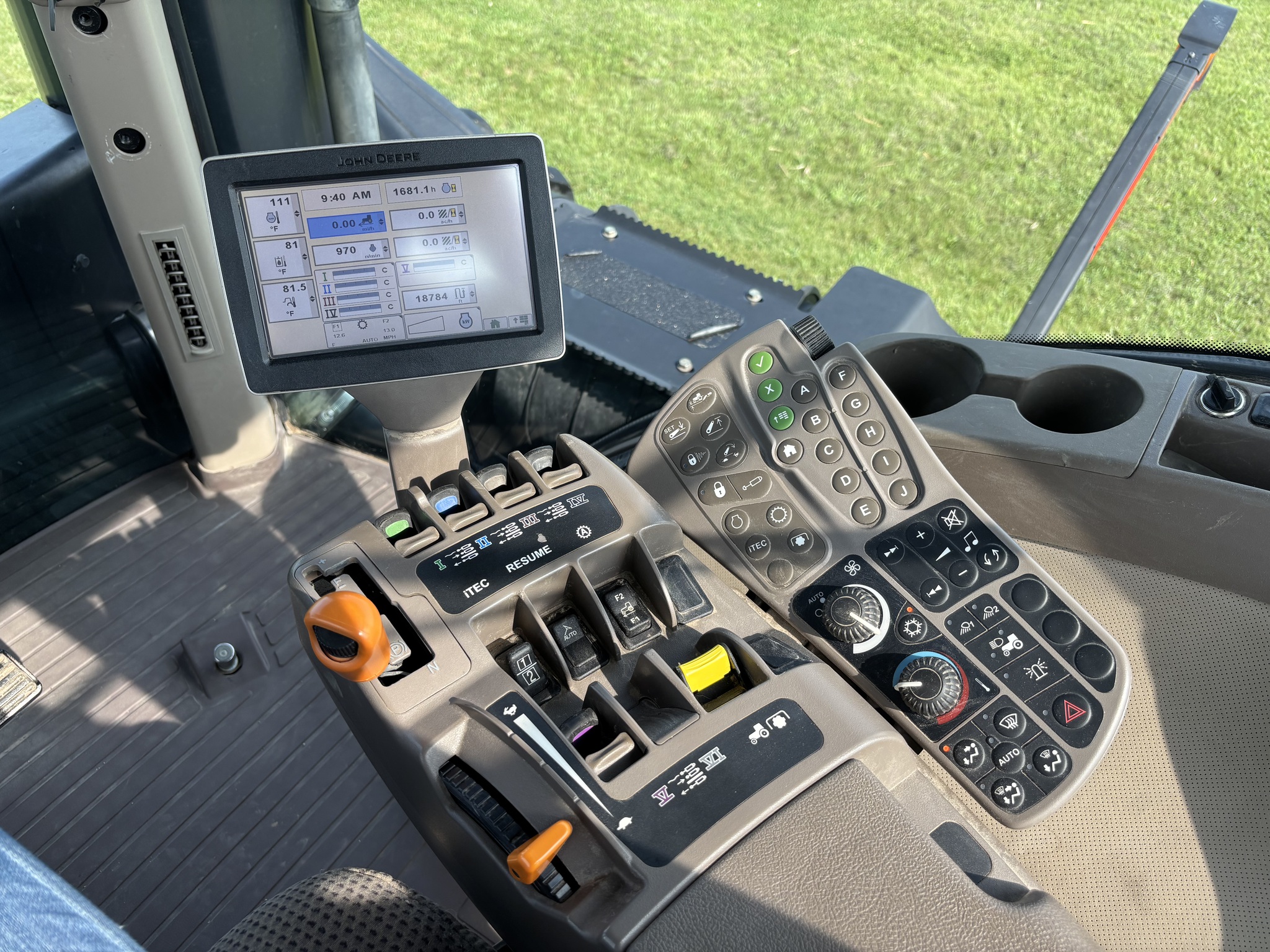 2012 John Deere 9360R Image 11