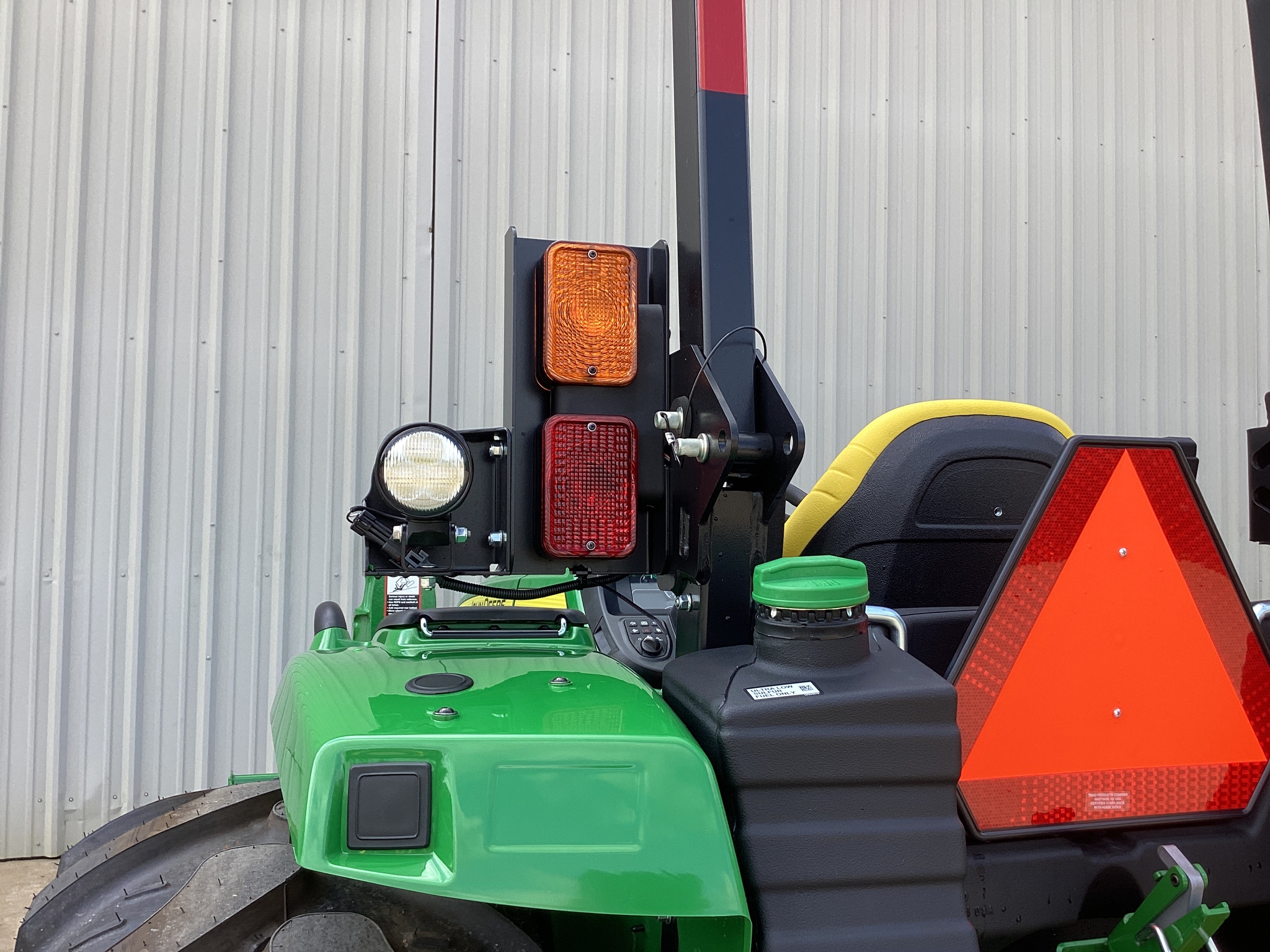 2025 John Deere 4066M Image 9
