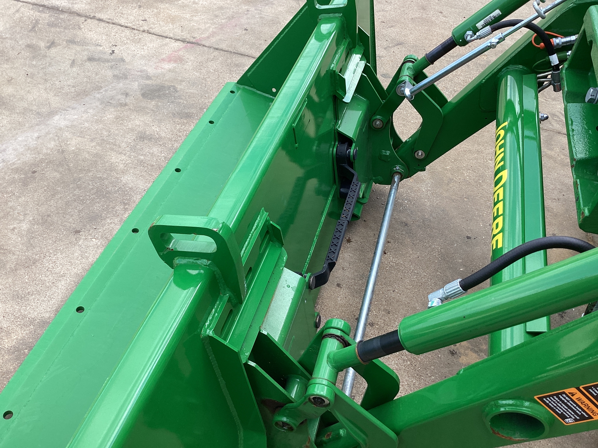 2025 John Deere 4066M Image 7