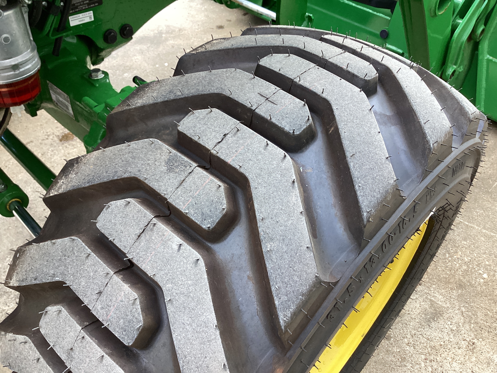 2025 John Deere 4066M Image 19