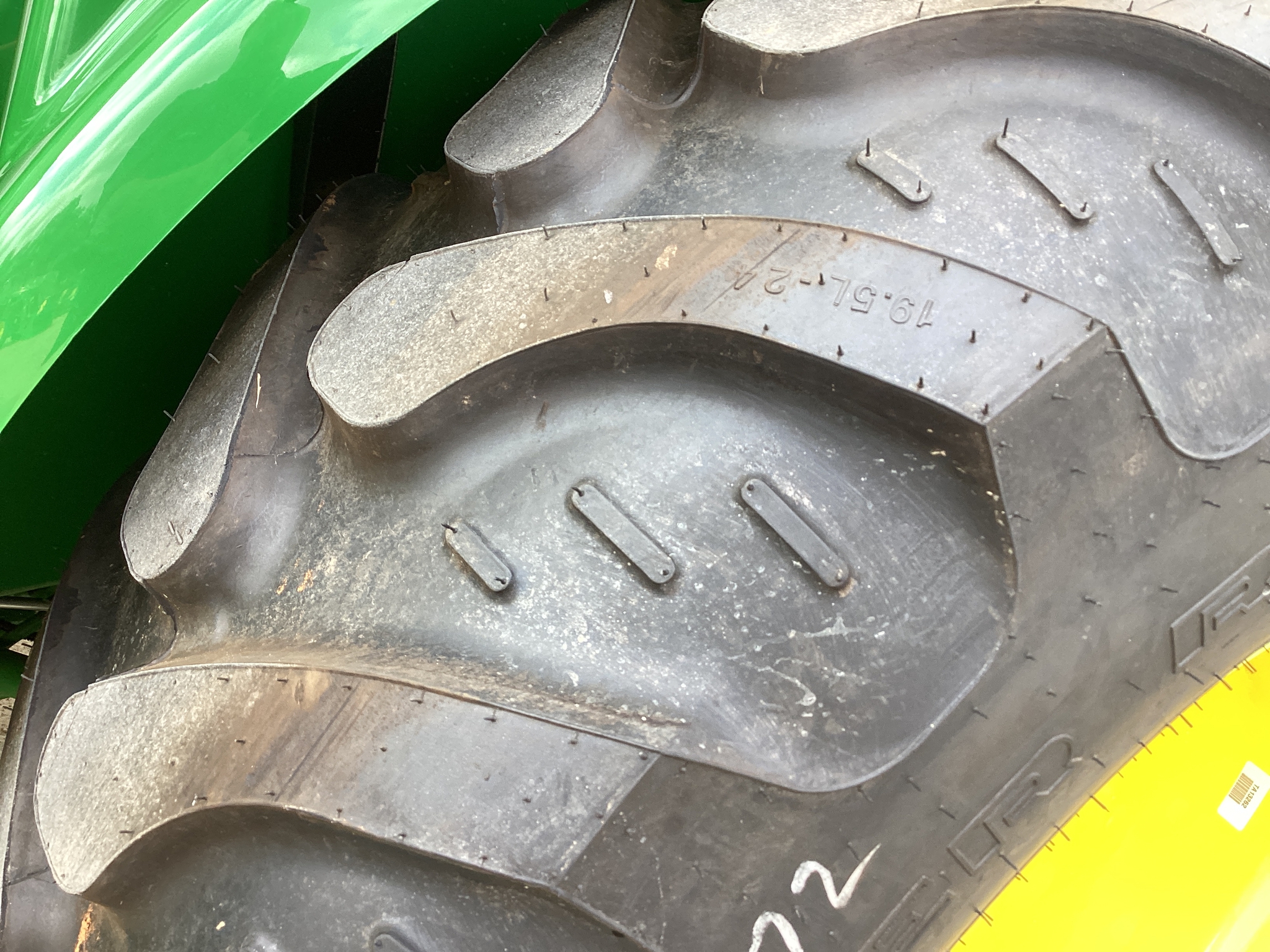 2025 John Deere 4066M Image 18