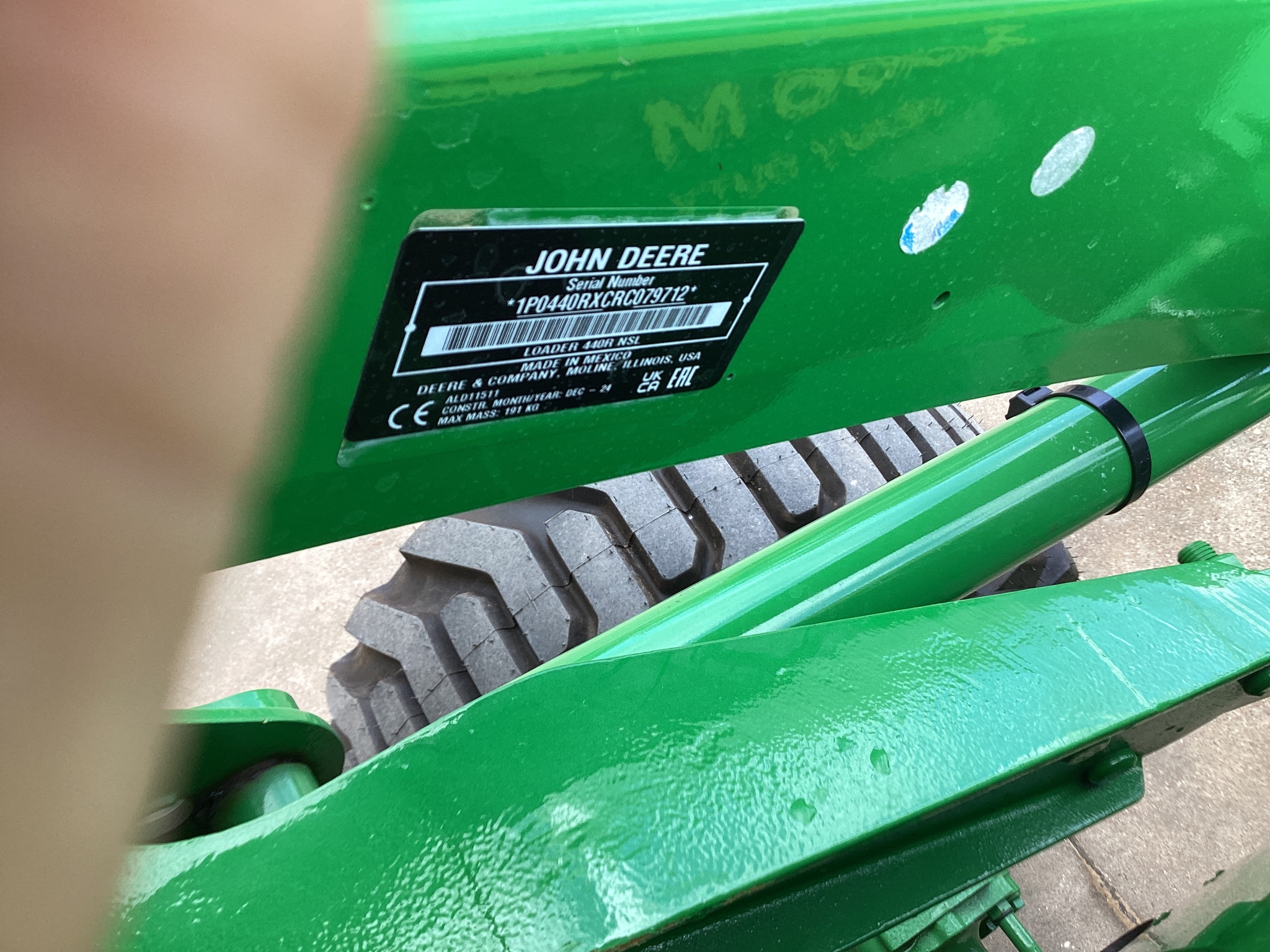 2025 John Deere 4066M Image 25