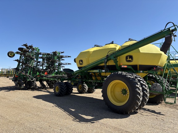 Used 2014 John Deere 1870 Air Drills and Seeders at Horizon Ag & Turf in Lloydminster, AB - Photo3