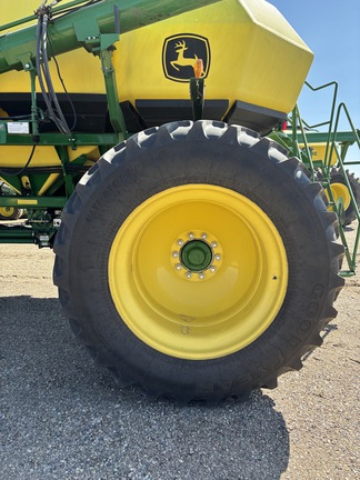 Used 2014 John Deere 1870 Air Drills and Seeders at Horizon Ag & Turf in Lloydminster, AB - Photo8