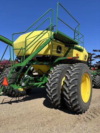 Used 2014 John Deere 1870 Air Drills and Seeders at Horizon Ag & Turf in Lloydminster, AB - Photo11