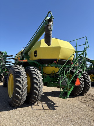 Used 2014 John Deere 1870 Air Drills and Seeders at Horizon Ag & Turf in Lloydminster, AB - Photo10