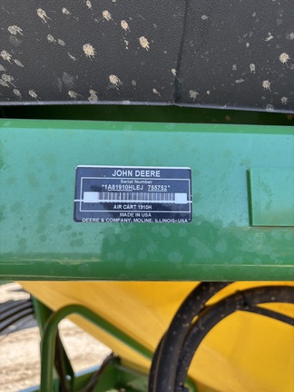 Used 2014 John Deere 1870 Air Drills and Seeders at Horizon Ag & Turf in Lloydminster, AB - Photo13