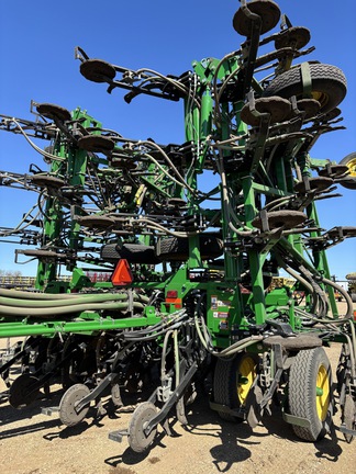 Used 2014 John Deere 1870 Air Drills and Seeders at Horizon Ag & Turf in Lloydminster, AB - Photo12