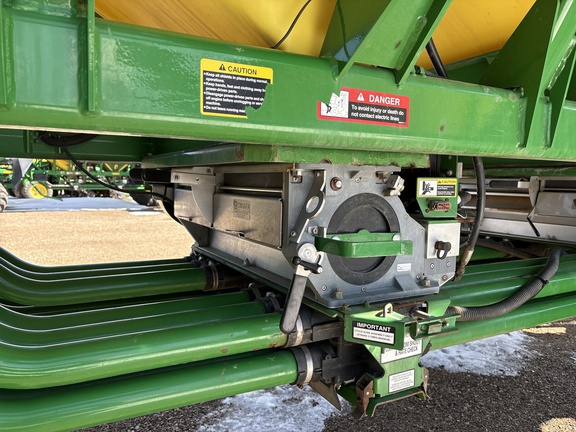 Used 2014 John Deere 1870 Air Drills and Seeders at Horizon Ag & Turf in Lloydminster, AB - Photo19