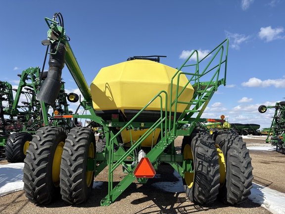 Used 2014 John Deere 1870 Air Drills and Seeders at Horizon Ag & Turf in Lloydminster, AB - Photo12