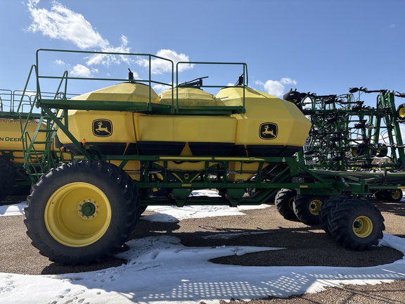 Used 2014 John Deere 1870 Air Drills and Seeders at Horizon Ag & Turf in Lloydminster, AB - Photo14