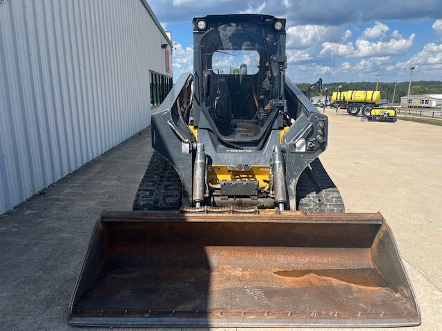  2019 John Deere 333G at Heritage Tractor in West Plains, MO
