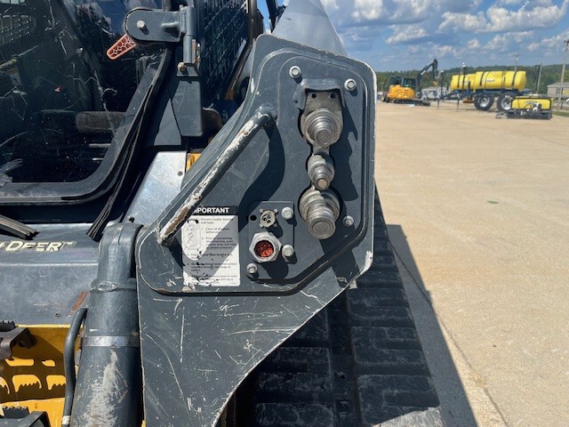  2019 John Deere 333G at Heritage Tractor in West Plains, MO