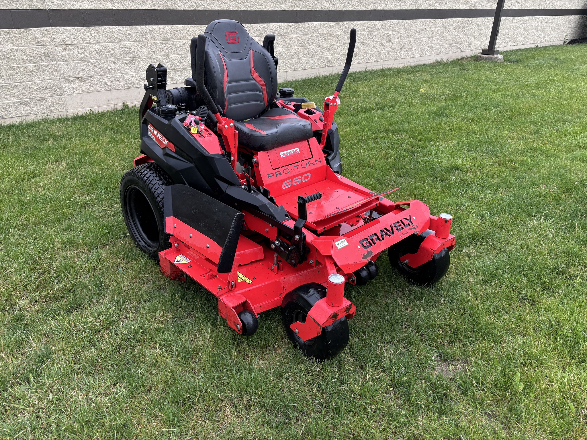 Used 2021 Gravely Pro-Turn 660 Zero Turn Mowers at Koenig Equipment in Tipp City, OH - PhotoXL0