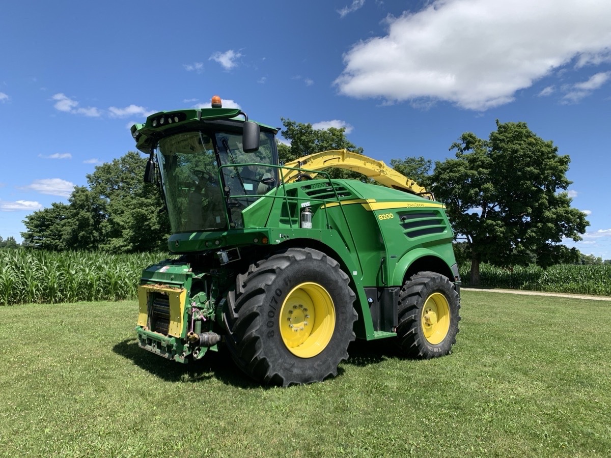 2016 John Deere 8200 Image 1