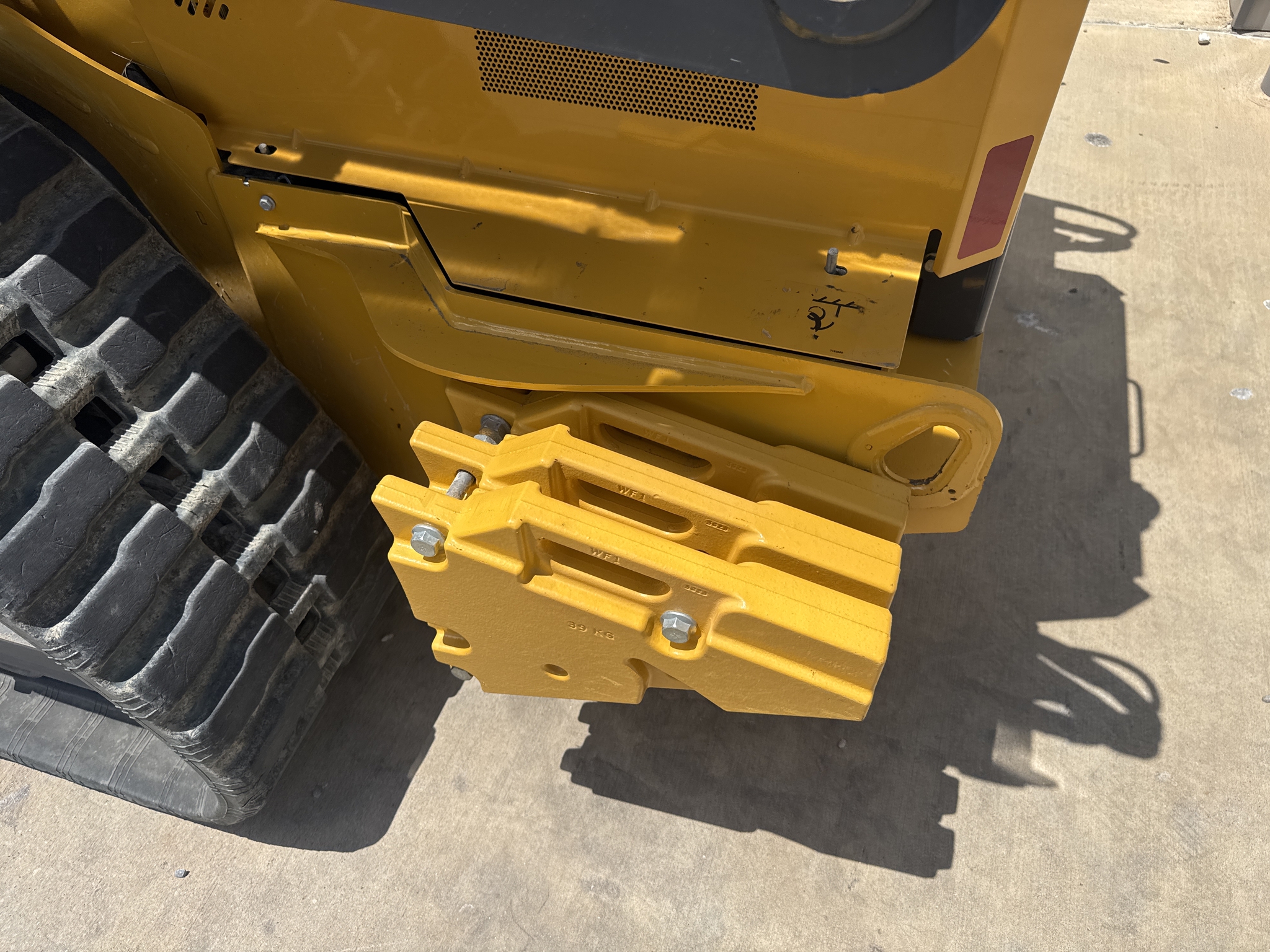 2023 John Deere 325G Image 19
