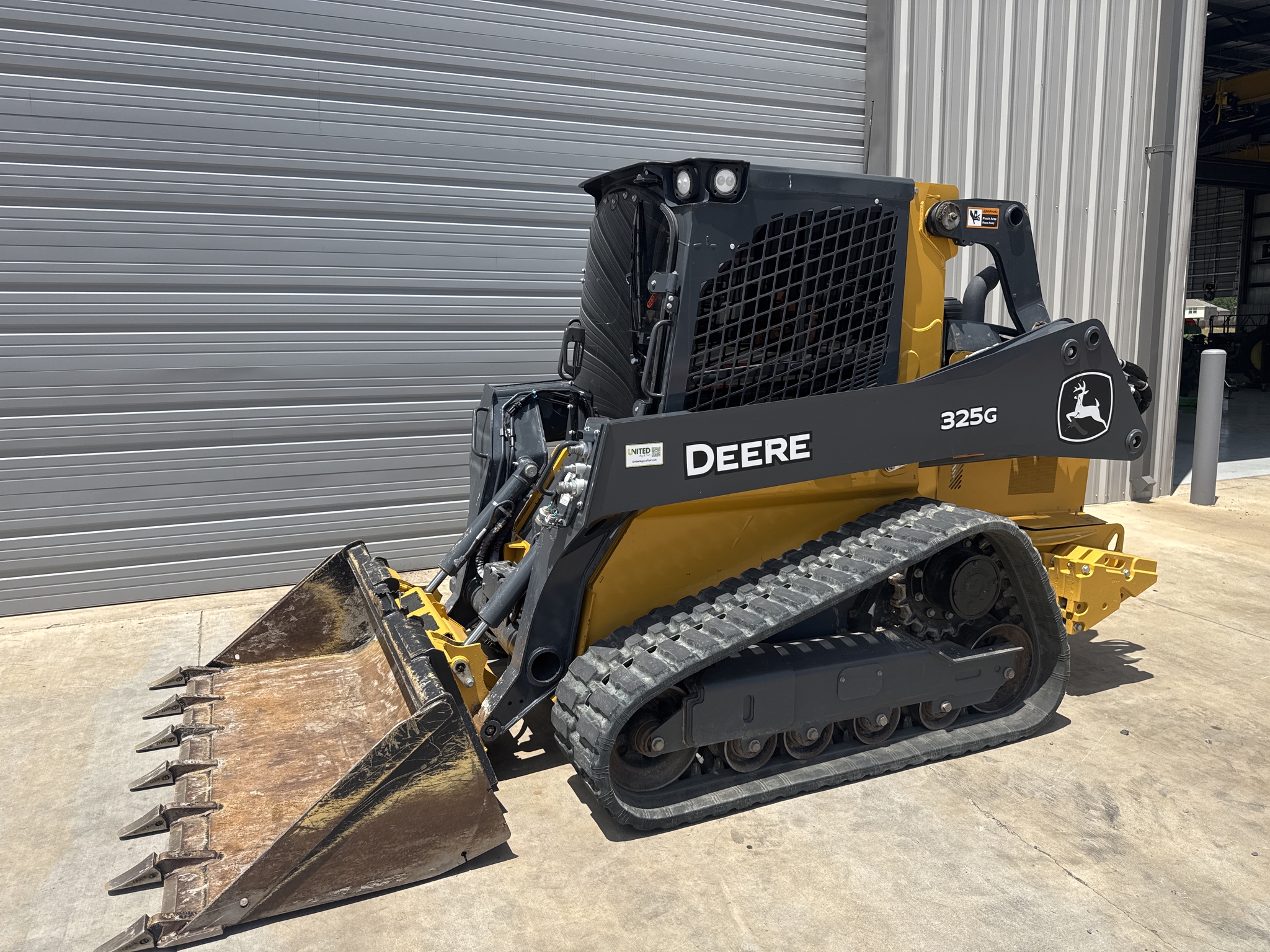 2023 John Deere 325G Image 2