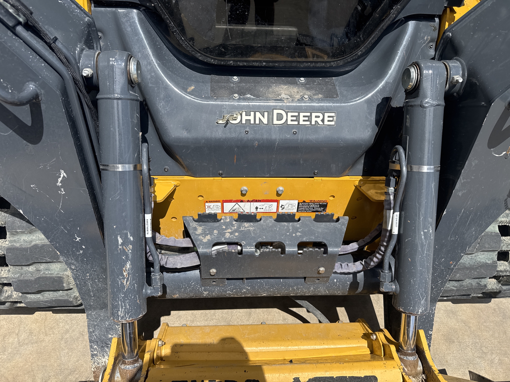 2023 John Deere 325G Image 15