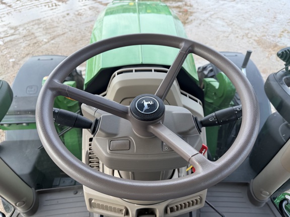 2025 John Deere 6R 165 - Photo30