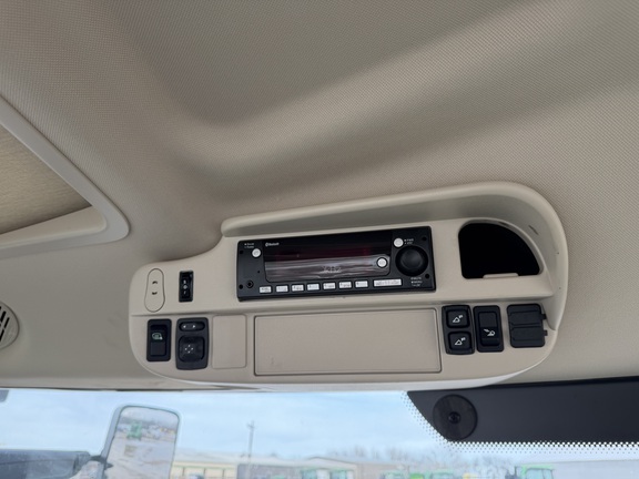 2025 John Deere 6R 165 - Photo31