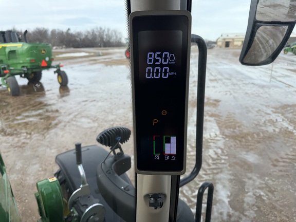 2025 John Deere 6R 165 - Photo33