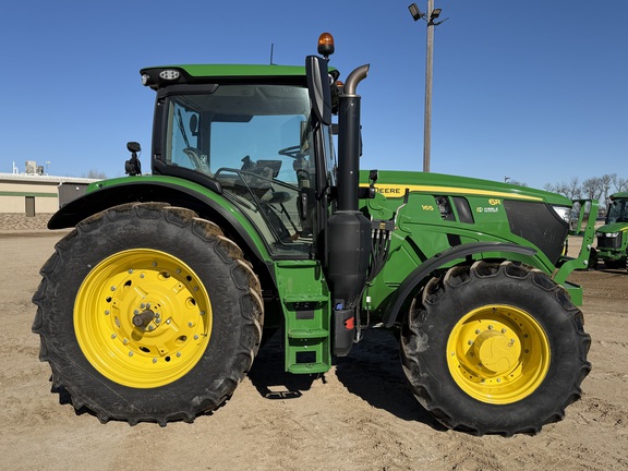 2025 John Deere 6R 165 - Photo2
