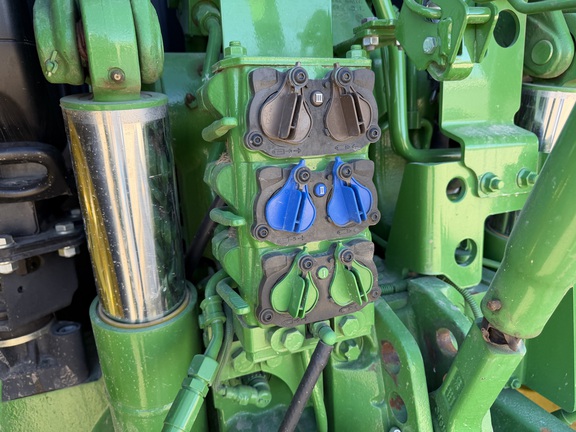 2025 John Deere 6R 165 - Photo25