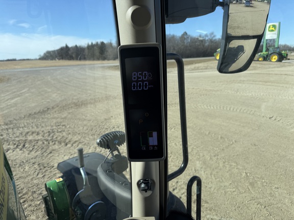 2025 John Deere 6R 165 - Photo32