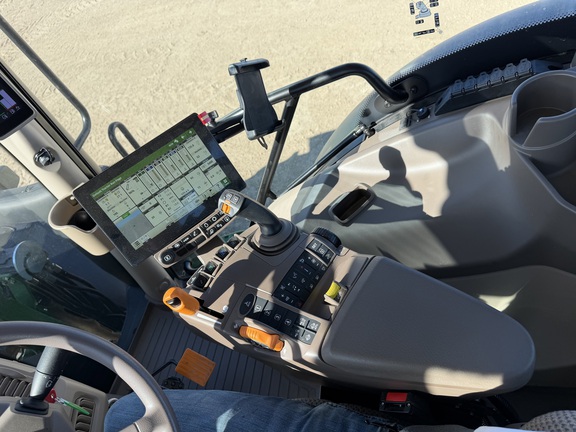 2025 John Deere 6R 165 - Photo33