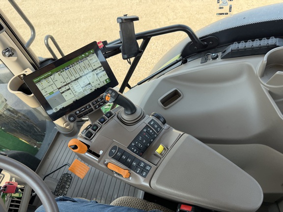 2025 John Deere 6R 165 - Photo32