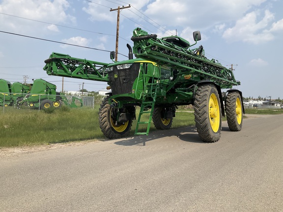 Photo of a 2024 John Deere 616R