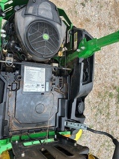 2021 John Deere Z515E Image 9