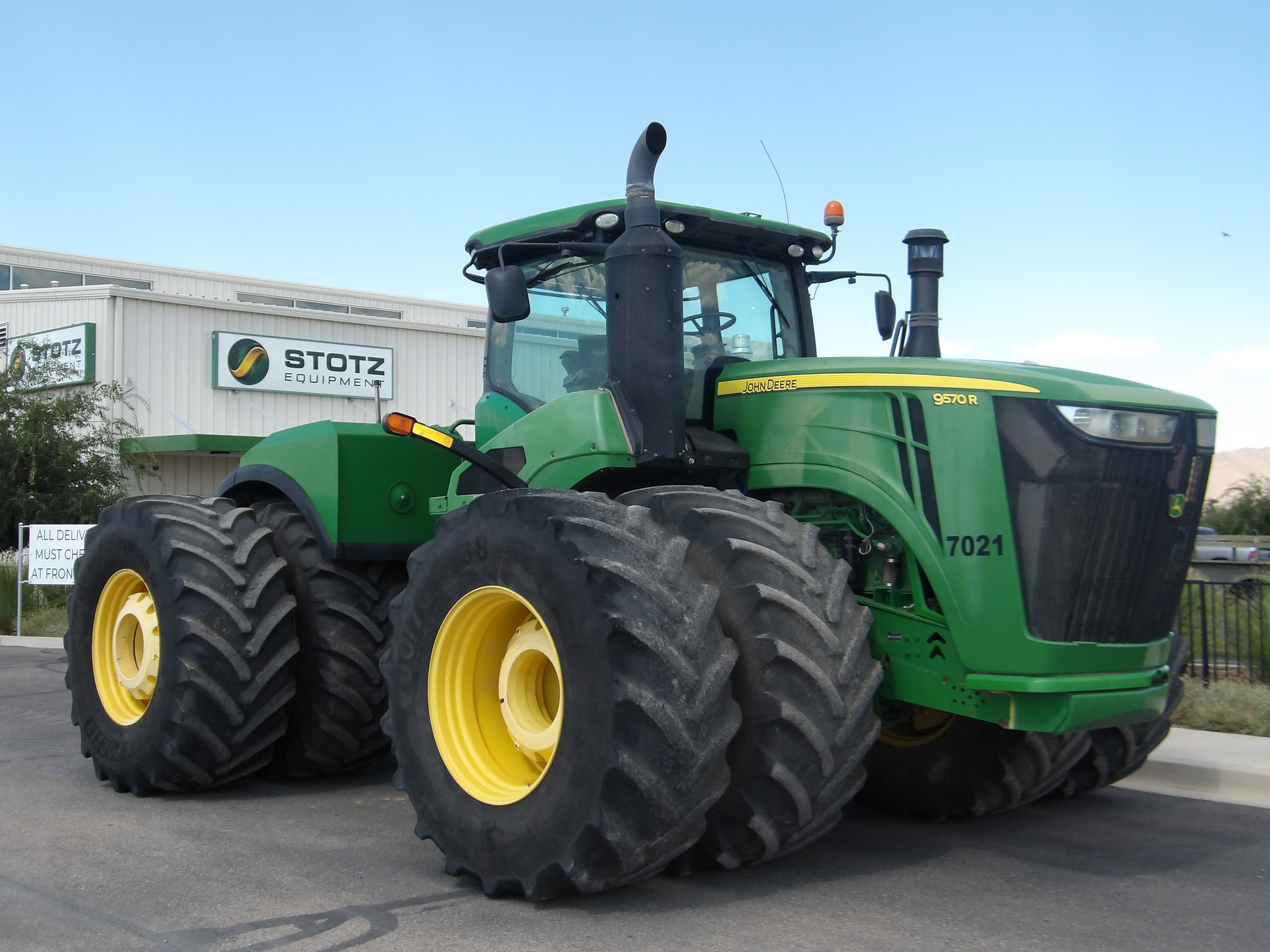 2015 John Deere 9570R Image 3