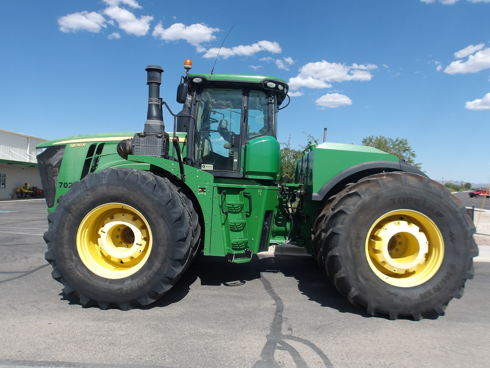2015 John Deere 9570R Image 8