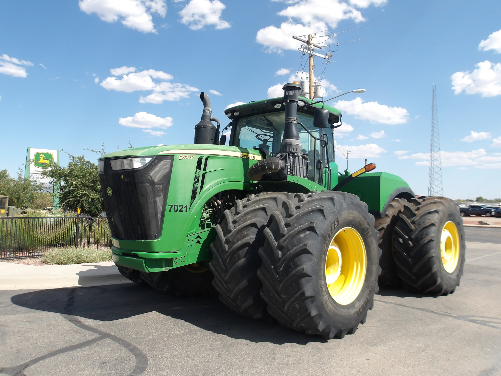 2015 John Deere 9570R Image 1