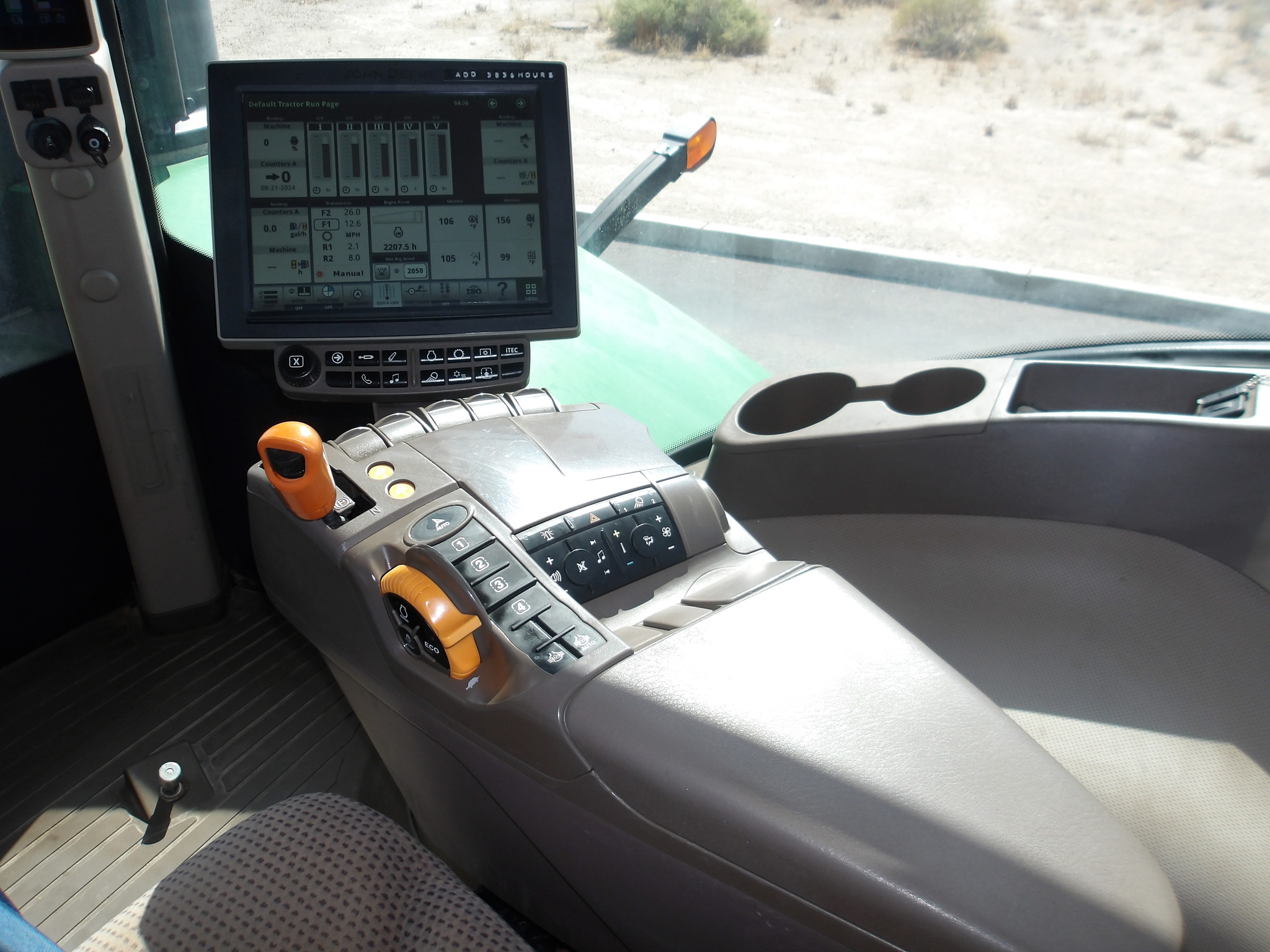 2015 John Deere 9570R Image 20